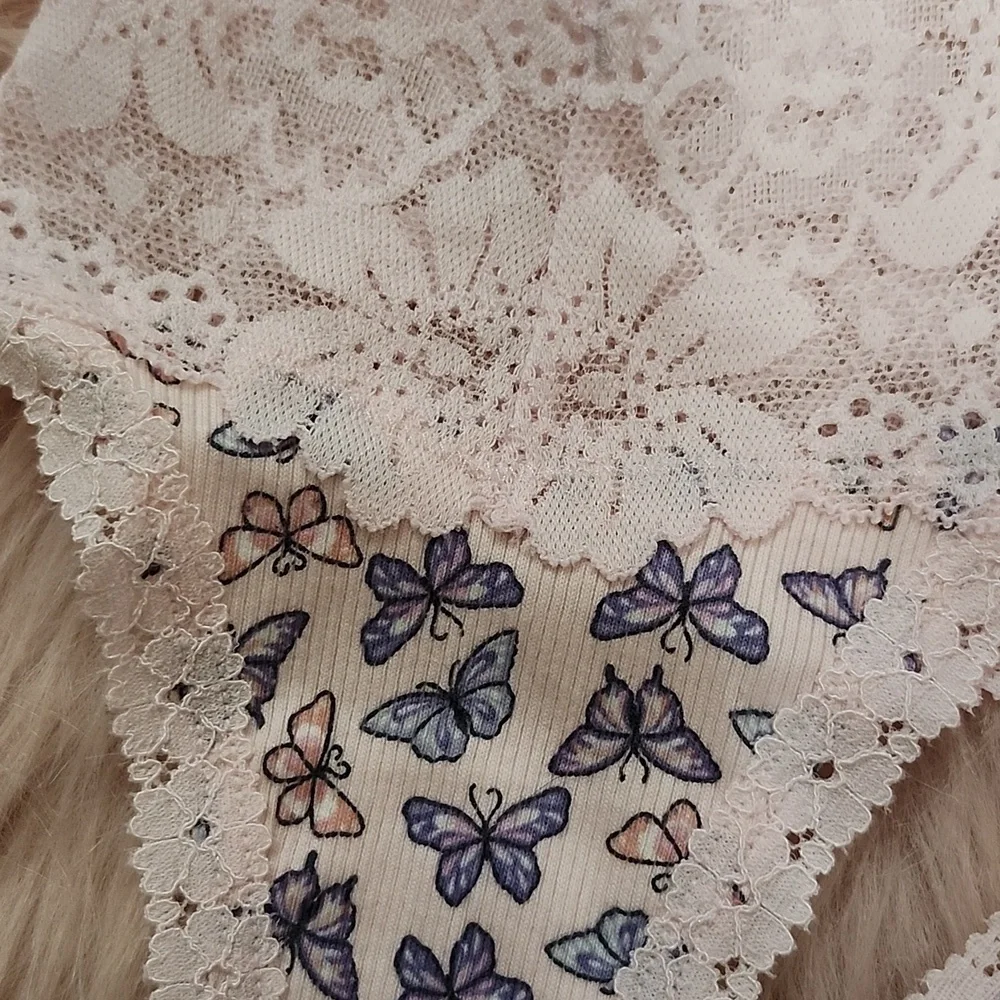 Brand New VICTORIA'S SECRET LACE THONG-XS - Picture 4 of 4
